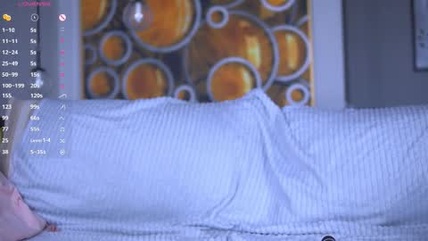 Snapshot of beauty_fuel chatting on September 2025 06:26:02 AM Polly online show from September 2025 06:26:02 AM