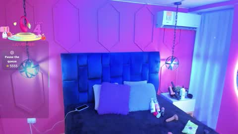 Chantall online show from December 2025 11:37:01 AM