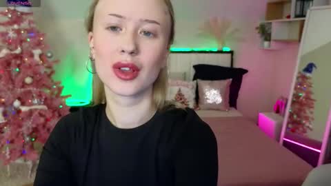 Snapshot of beauty_sashaxx chatting on December 2025 02:12:02 PM beauty Sasha online show from December 2025 02:12:02 PM