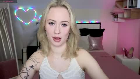 Snapshot of beauty_sashaxx chatting on February 2026 02:10:02 PM beauty Sasha online show from February 2026 02:10:02 PM