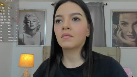 Ariana Reyes online show from November 2025 12:16:02 PM