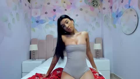 Snapshot of beautydoll__ chatting on October 2025 10:25:01 AM Lucy online show from October 2025 10:25:01 AM