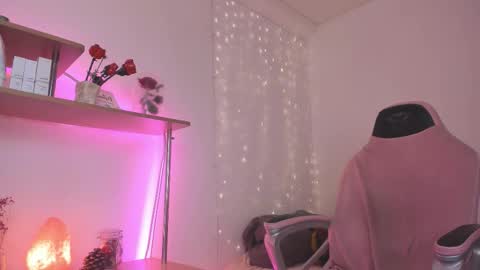 Eliise online show from October 2025 02:04:02 PM