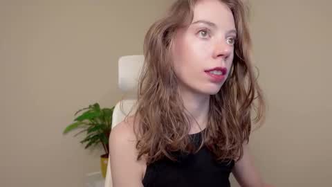 Eliise online show from November 2025 09:10:01 AM