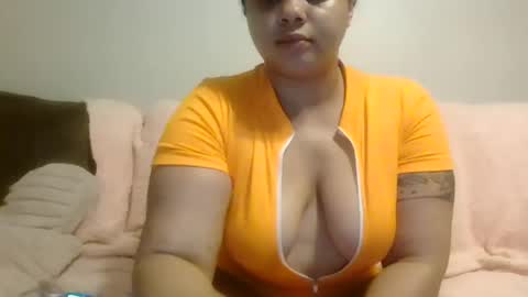 Snapshot of beautyloves chatting on September 2025 04:17:01 PM Beauty online show from September 2025 04:17:01 PM