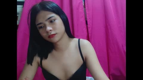 Snapshot of beautyqueen18x chatting on March 2026 07:02:02 AM beautyqueen18x online show from March 2026 07:02:02 AM