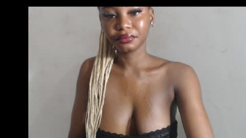 Snapshot of beautyslut1 chatting on April 2026 07:11:01 AM beautyslut1 online show from April 2026 07:11:01 AM