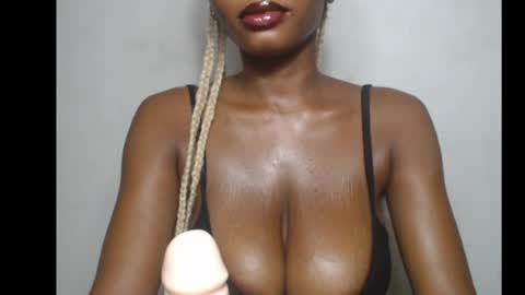 Snapshot of beautyslut1 chatting on May 2026 04:44:02 PM beautyslut1 online show from May 2026 04:44:02 PM