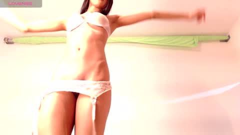 Snapshot of bebe_sua chatting on December 2024 12:52:01 AM Jennifer online show from December 2024 12:52:01 AM