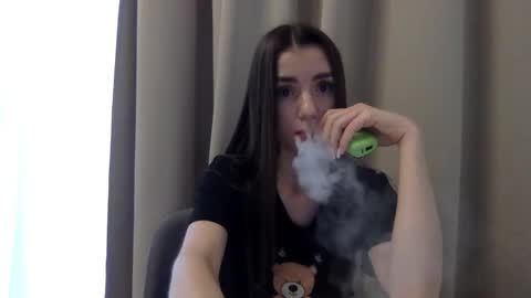 Snapshot of becca_heart chatting on February 2025 01:43:02 PM becca heart online show from February 2025 01:43:02 PM