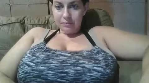 Snapshot of beccabee37 chatting on October 2025 11:16:01 PM beccabee37 online show from October 2025 11:16:01 PM