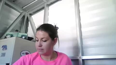 Snapshot of beccabee37 chatting on March 2026 04:24:01 PM beccabee37 online show from March 2026 04:24:01 PM