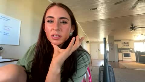 Snapshot of beccaraexoxo chatting on June 2026 11:57:01 PM beccaraexoxo online show from June 2026 11:57:01 PM