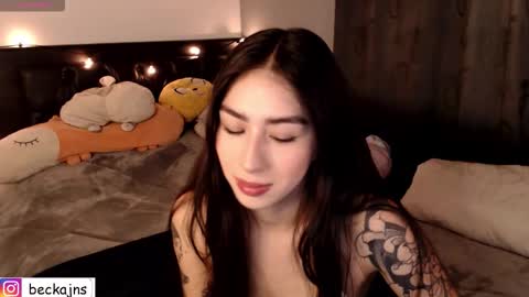 Marzhie online show from December 2025 05:37:02 AM