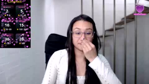 Daniela online show from October 2025 07:00:01 PM