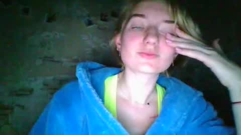 BeckiXJewelqw online show from April 2026 06:27:01 PM