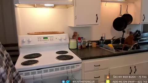 Snapshot of beckthetongue chatting on February 2025 09:04:01 PM Beck the tongue online show from February 2025 09:04:01 PM