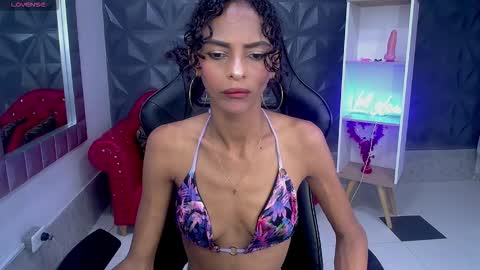 becky_lynch_102 online show from February 2026 05:39:02 PM