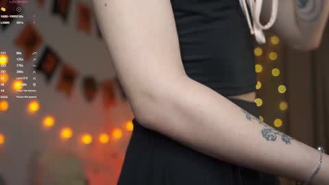 Snapshot of beckymadsons chatting on November 2025 02:05:02 PM Melissa online show from November 2025 02:05:02 PM