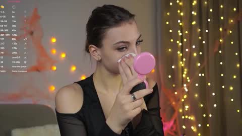 Snapshot of beckymadsons chatting on November 2025 01:11:02 PM Melissa online show from November 2025 01:11:02 PM