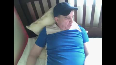 Snapshot of bedwetboy chatting on April 2026 01:42:02 PM Bedwetboys online show from April 2026 01:42:02 PM