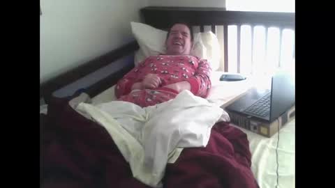 Snapshot of bedwetboy chatting on May 2026 11:06:02 AM Bedwetboys online show from May 2026 11:06:02 AM