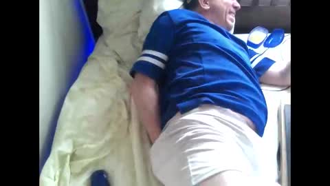 Snapshot of bedwetboy chatting on May 2026 12:14:02 PM Bedwetboys online show from May 2026 12:14:02 PM