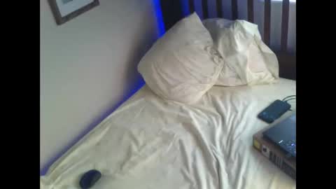 Snapshot of bedwetboy chatting on May 2026 01:41:01 PM Bedwetboys online show from May 2026 01:41:01 PM