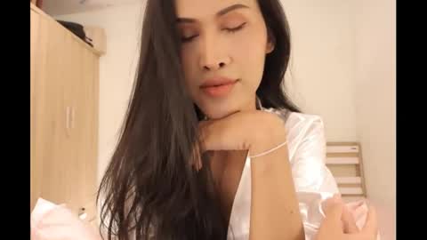 bee_thai online show from December 2024 05:40:02 PM