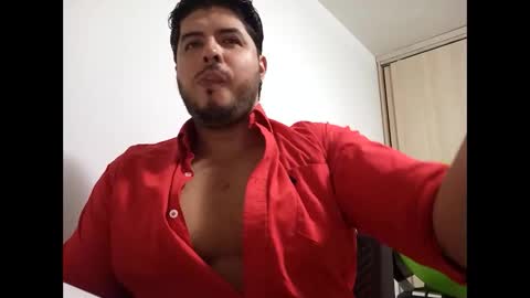 Snapshot of beefypecs_10 chatting on December 2024 11:33:02 PM Criss2fer online show from December 2024 11:33:02 PM