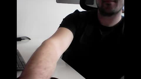 beenee3 online show from March 2026 06:30:01 AM