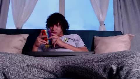 independent model online show from February 2025 10:59:01 PM