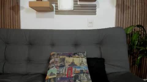 independent model online show from October 2025 12:00:01 AM