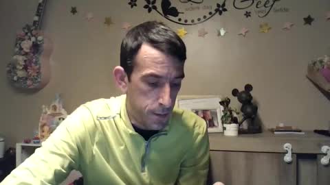 Snapshot of belgianboy33 chatting on April 2026 02:50:02 AM Dreamcock online show from April 2026 02:50:02 AM