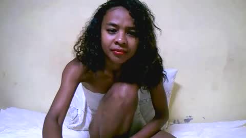 bella193999 online show from December 2024 12:44:01 PM