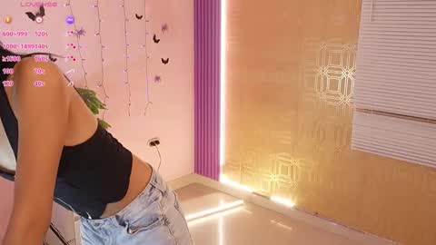 Snapshot of bella19__ chatting on October 2025 08:42:01 PM bella19 online show from October 2025 08:42:01 PM