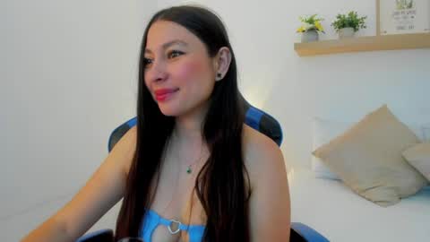 Snapshot of bella_99x chatting on July 2026 12:00:02 PM Bel 3 online show from July 2026 12:00:02 PM