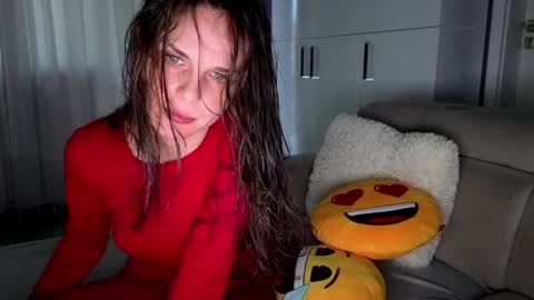 Alicia Belvedere online show from November 2025 02:33:01 PM