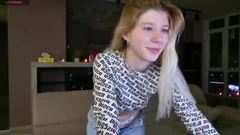 Bella online show from March 2025 06:12:02 PM