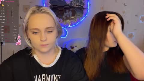 Snapshot of bella_and_alice chatting on December 2025 10:13:01 AM bella_and_alice online show from December 2025 10:13:01 AM