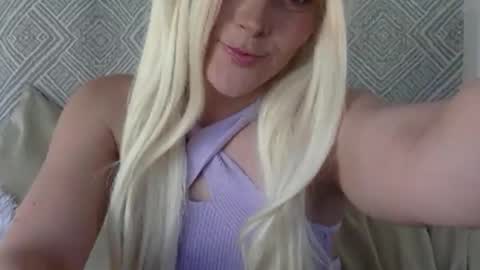 bella_bubble online show from October 2025 07:11:01 PM