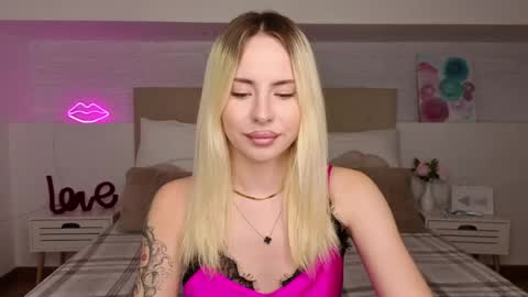 Snapshot of bella_crazyy chatting on April 2026 07:38:02 PM Bella online show from April 2026 07:38:02 PM