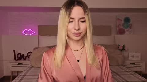 Snapshot of bella_crazyy chatting on May 2026 08:16:01 PM Bella online show from May 2026 08:16:01 PM