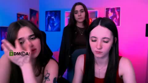 Snapshot of bella_dorn chatting on May 2026 04:04:02 PM Bella online show from May 2026 04:04:02 PM