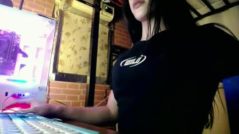 Bella online show from June 2026 04:39:02 PM