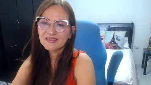 Bella online show from May 2026 09:20:02 PM