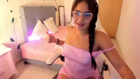 bella_jadee online show from March 2026 04:18:01 AM