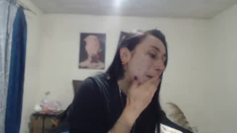 Snapshot of bella_luna34 chatting on April 2026 04:27:01 AM bella_luna34 online show from April 2026 04:27:01 AM