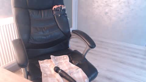 Snapshot of bella_miax chatting on January 2025 12:02:02 PM online show from January 2025 12:02:02 PM