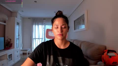bella_pocahontas3 online show from October 2025 05:01:01 PM